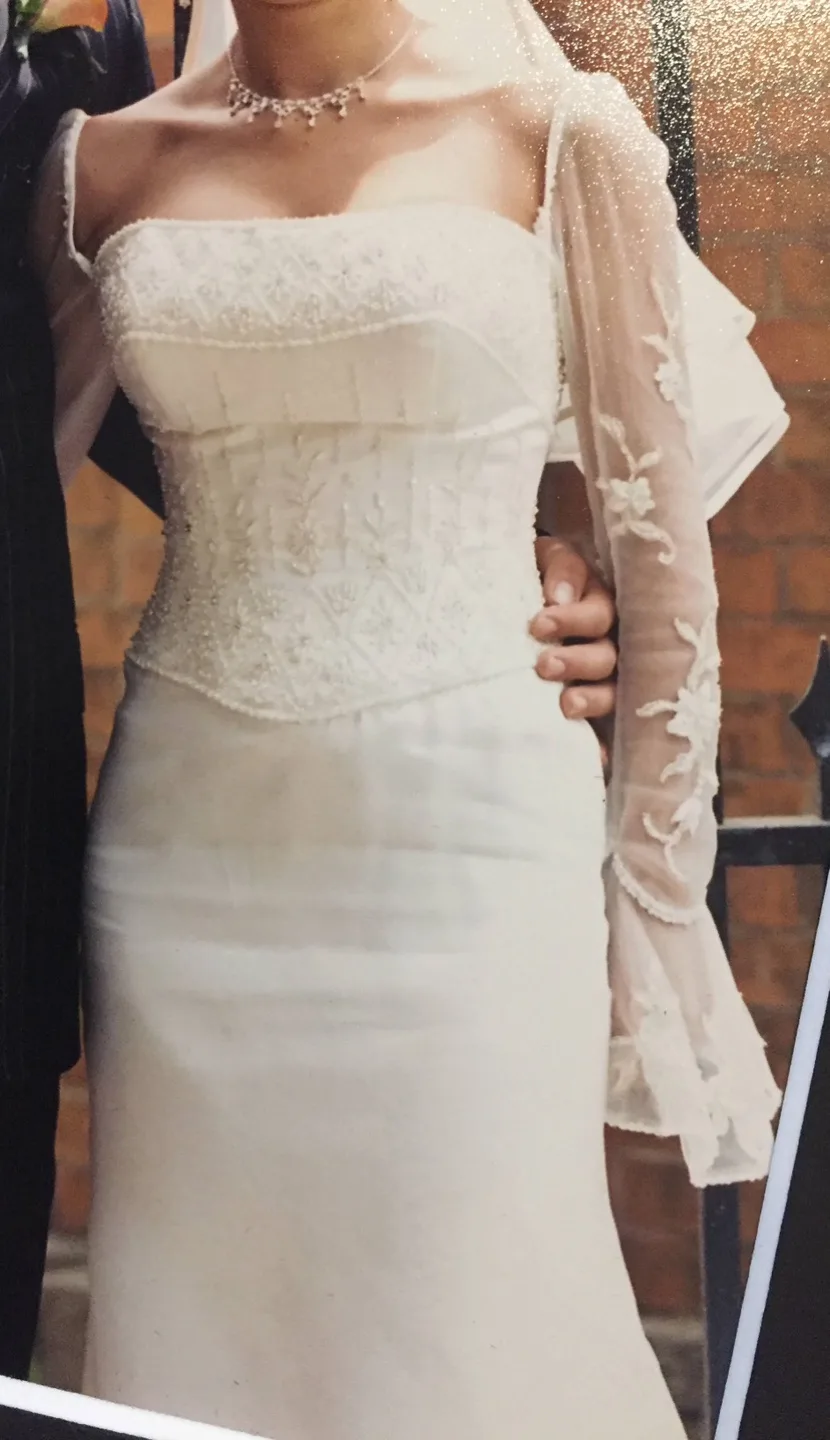 Beautiful Wedding Dress with Lace Sleeves image indicator(2)