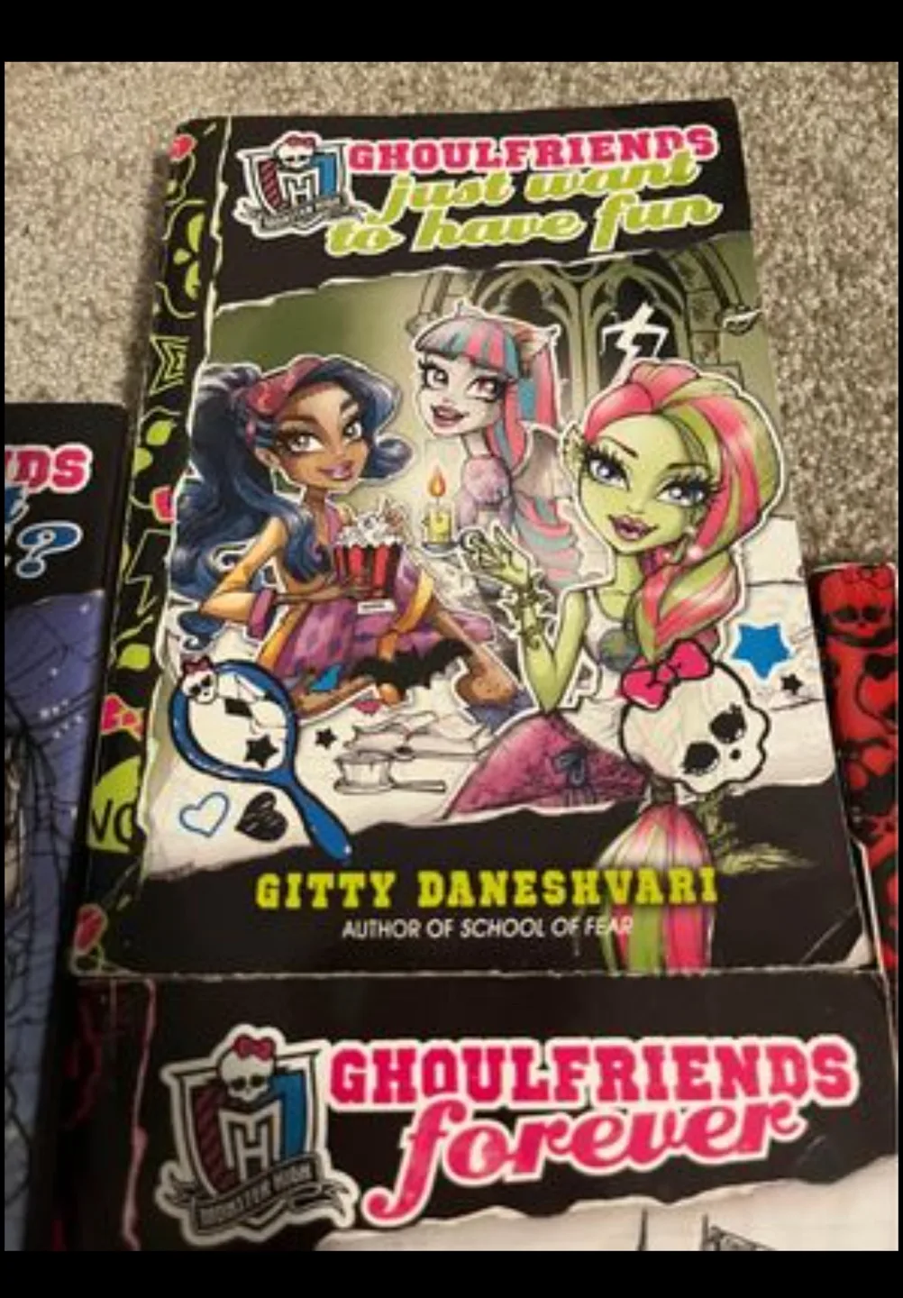 Monster High Ghoulfriends Book Series - Set of 5 image indicator(5)