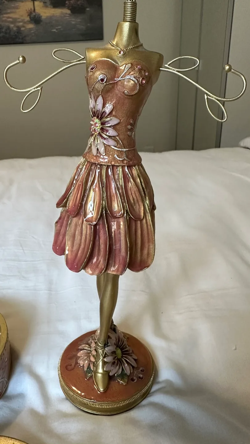 Floral Jewellery Stand and Trinket Box image indicator(2)