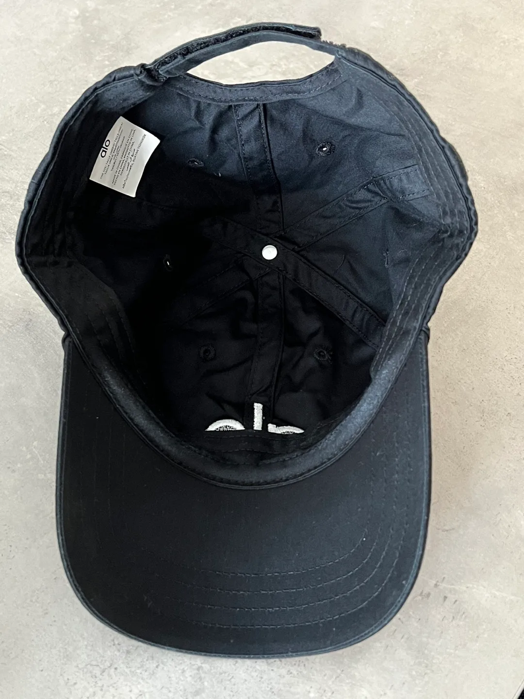 Alo Yoga Off-Duty Cap image indicator(6)