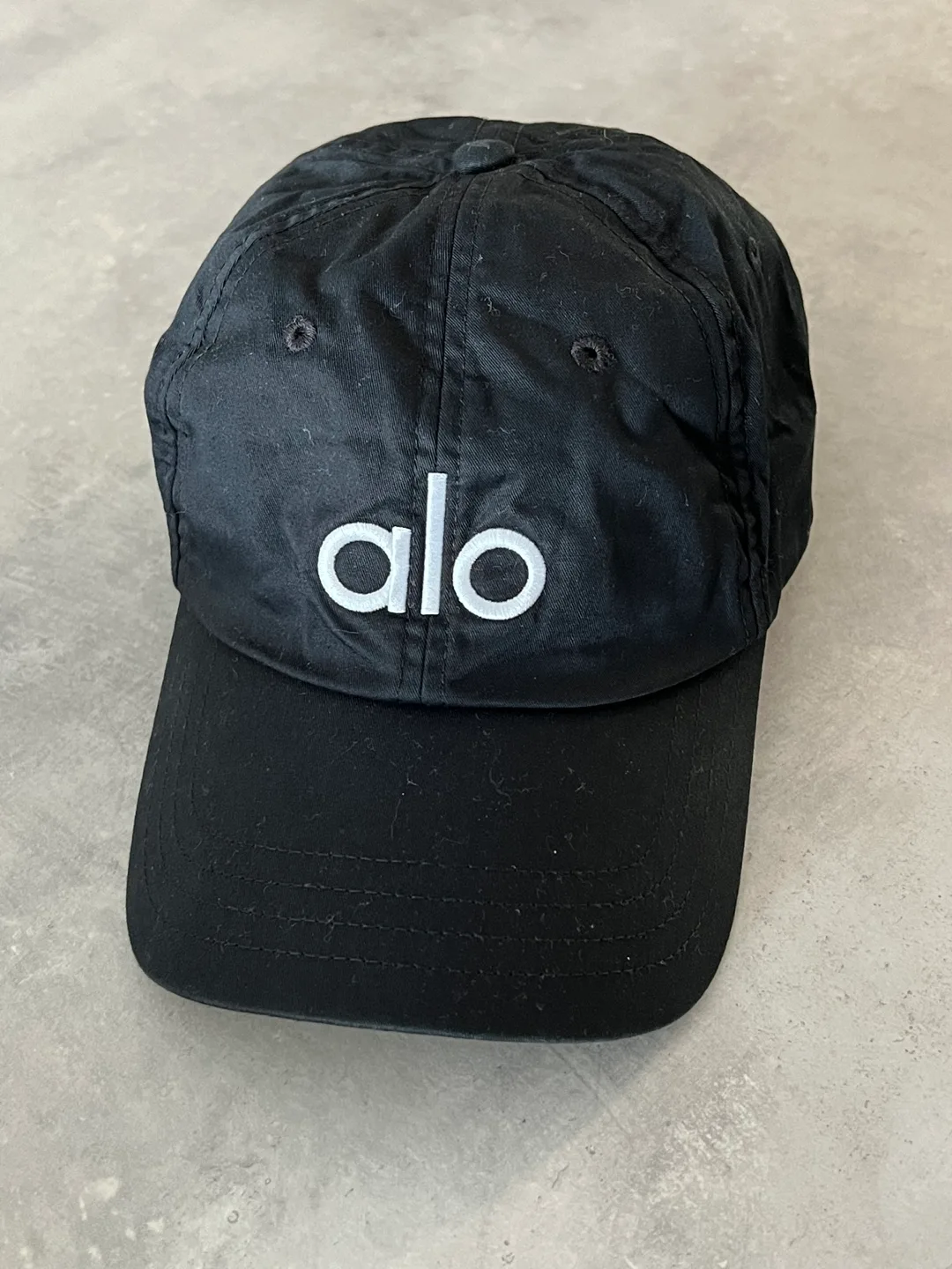 Alo Yoga Off-Duty Cap image indicator(4)