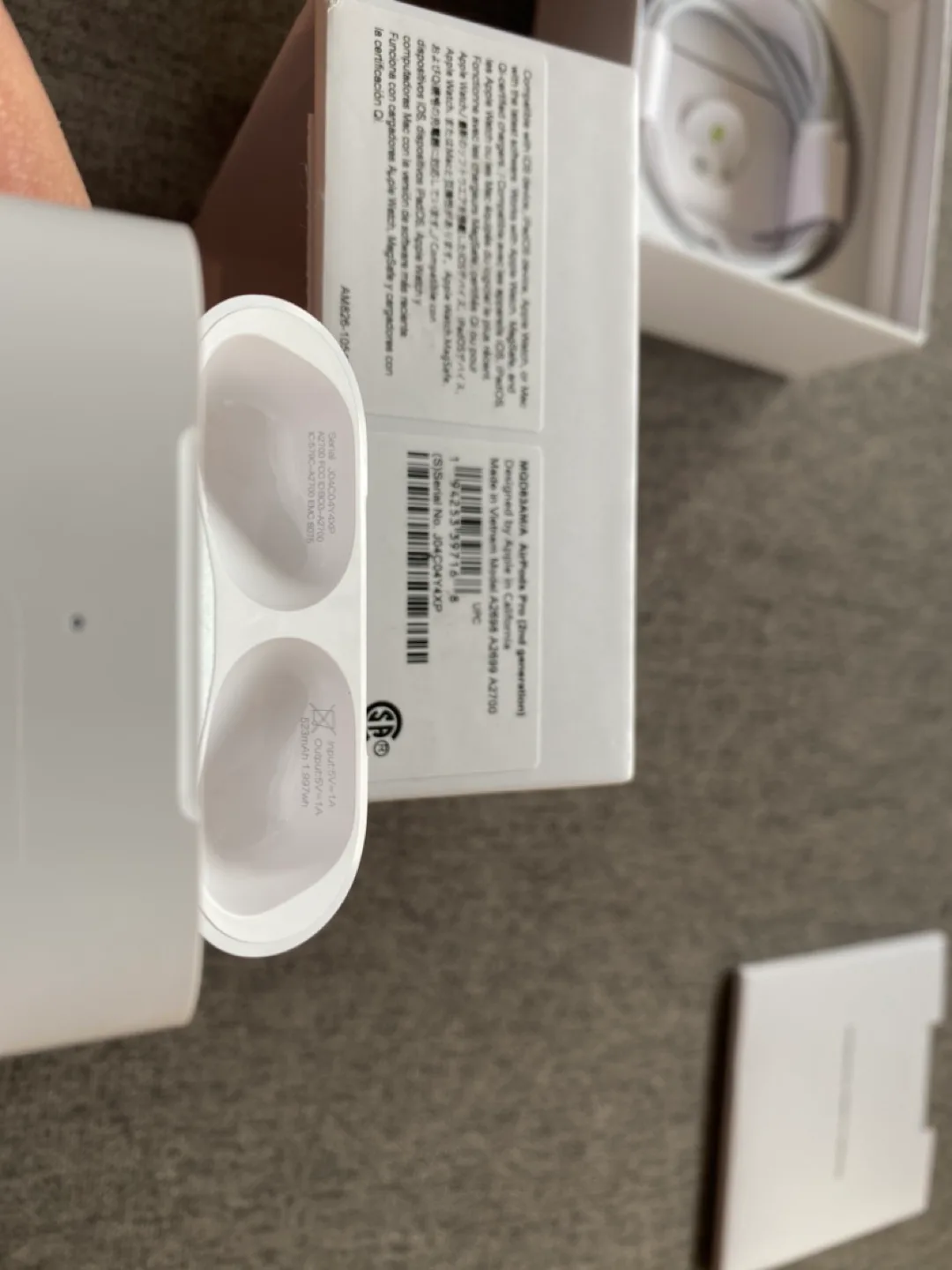 Apple AirPods Pro (2nd Generation) image indicator(2)