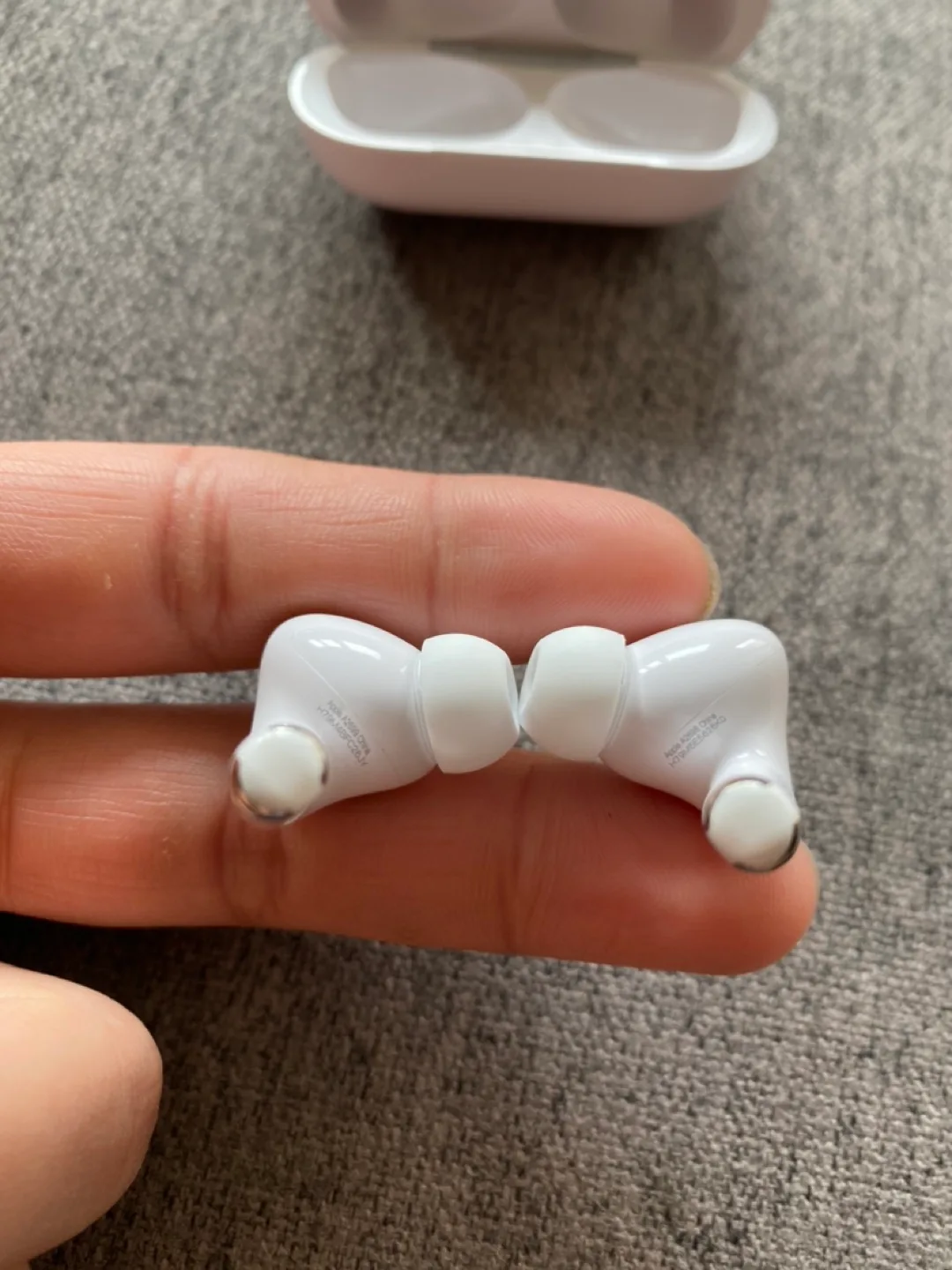 Apple AirPods Pro (2nd Generation) image indicator(5)