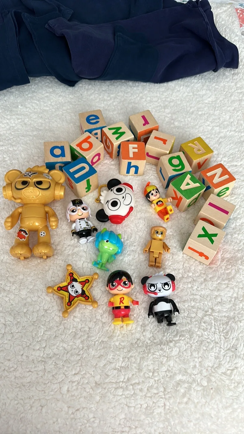 Toys and Alphabet Blocks image indicator(2)