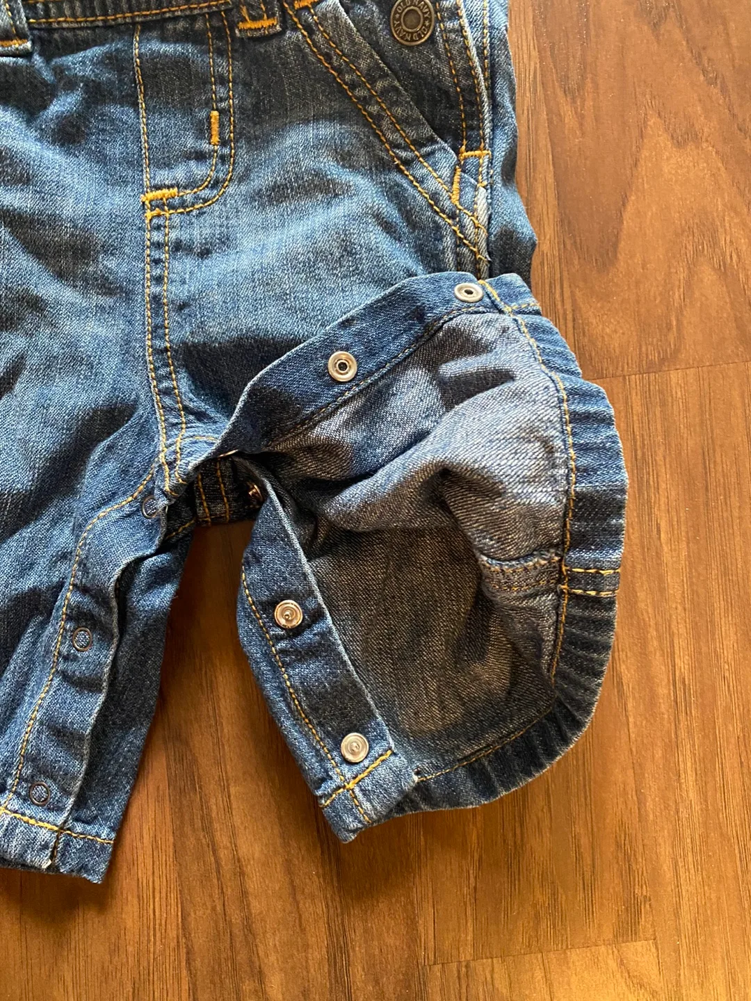 Old Navy Baby Denim Overalls 0-3 🧡 image indicator(6)
