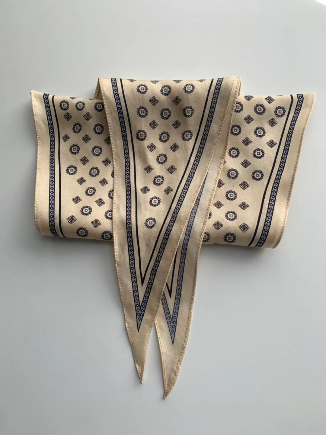 Banana Republic Silk Scarf image indicator(2)