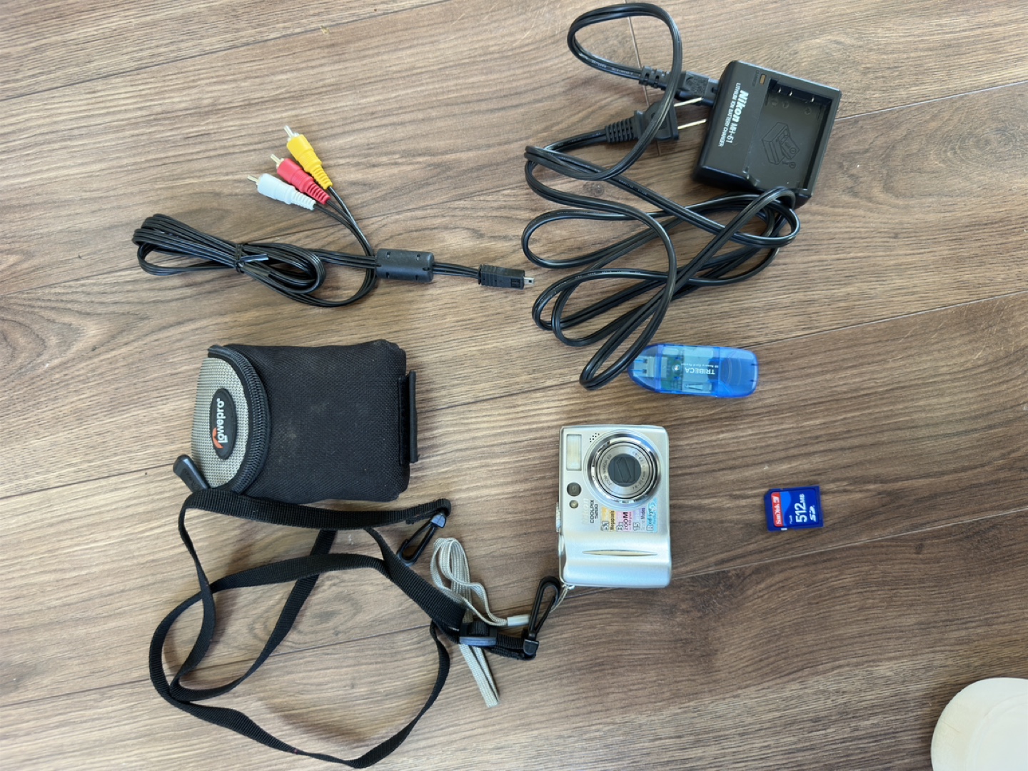 Nikon Coolpix 5200 Digital Camera - Silver - photo 5