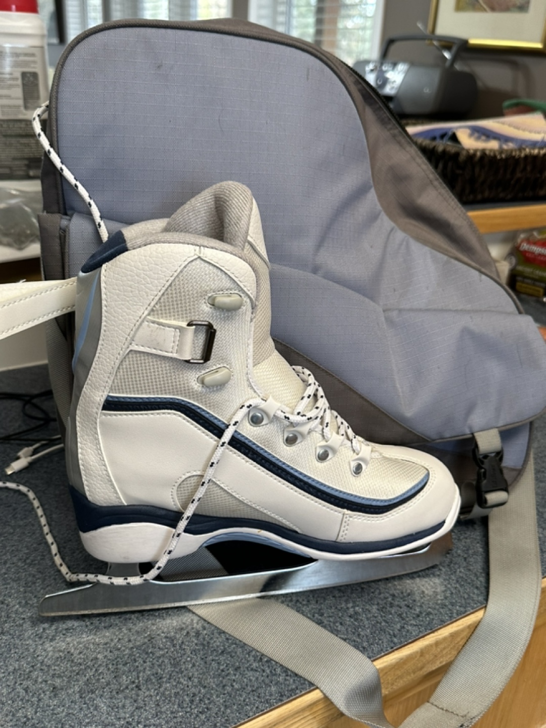 Women's Ice Skates with Bag