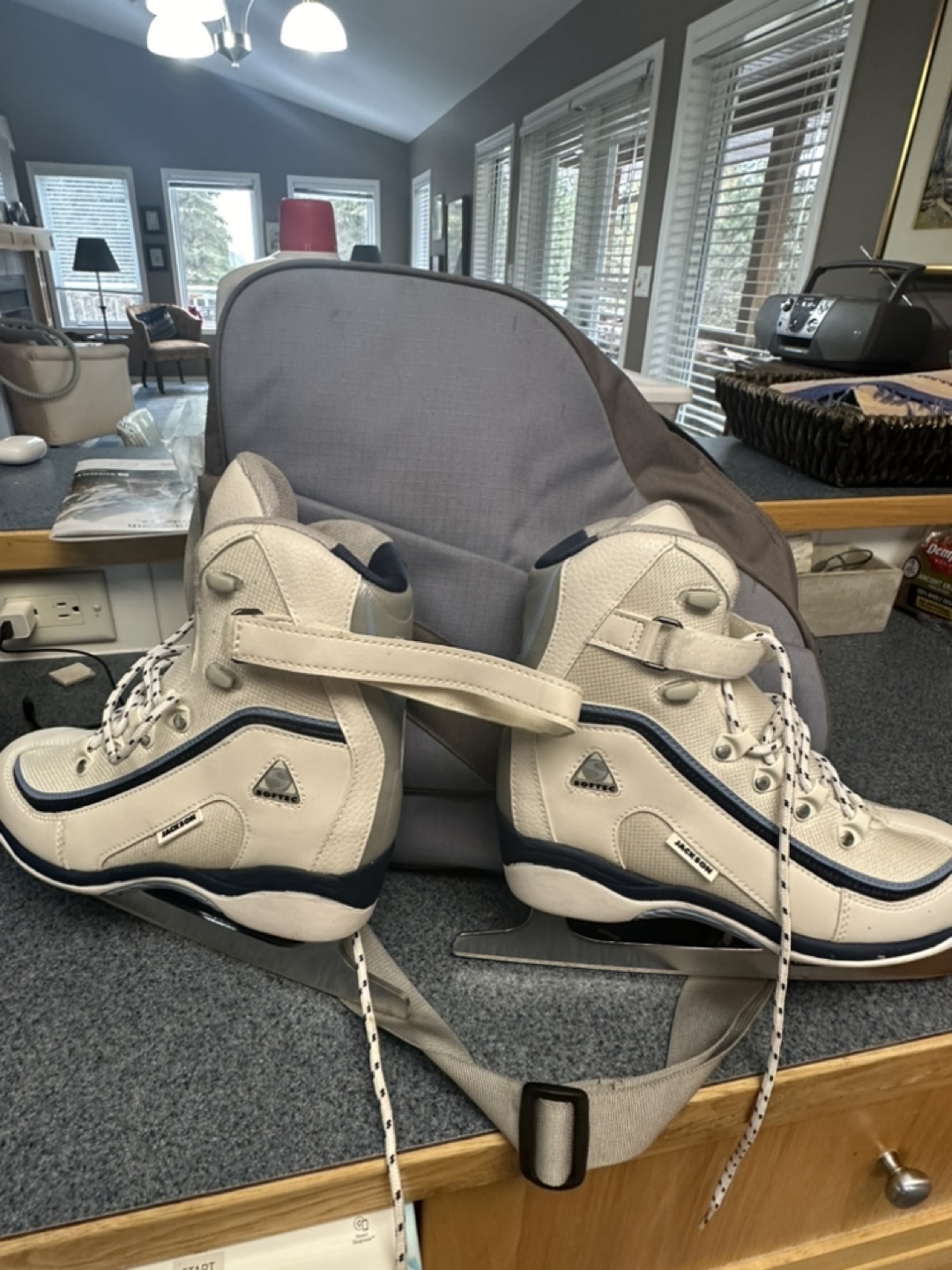 Women's Ice Skates with Bag - photo 2