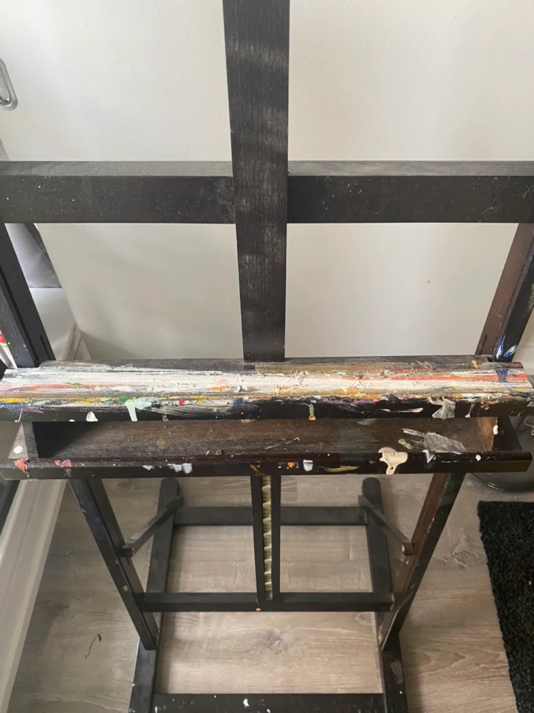 Tall Wooden Easel image indicator(3)