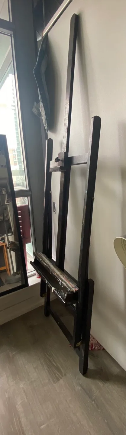 Tall Wooden Easel image indicator(2)