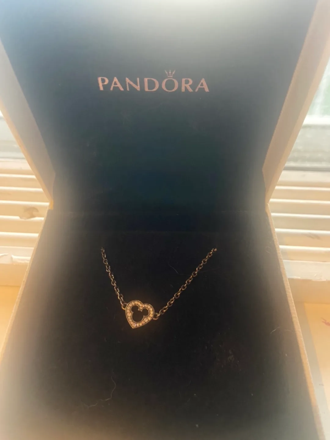 Pandora Disney Mickey Mouse Heart Bracelet image indicator(4)