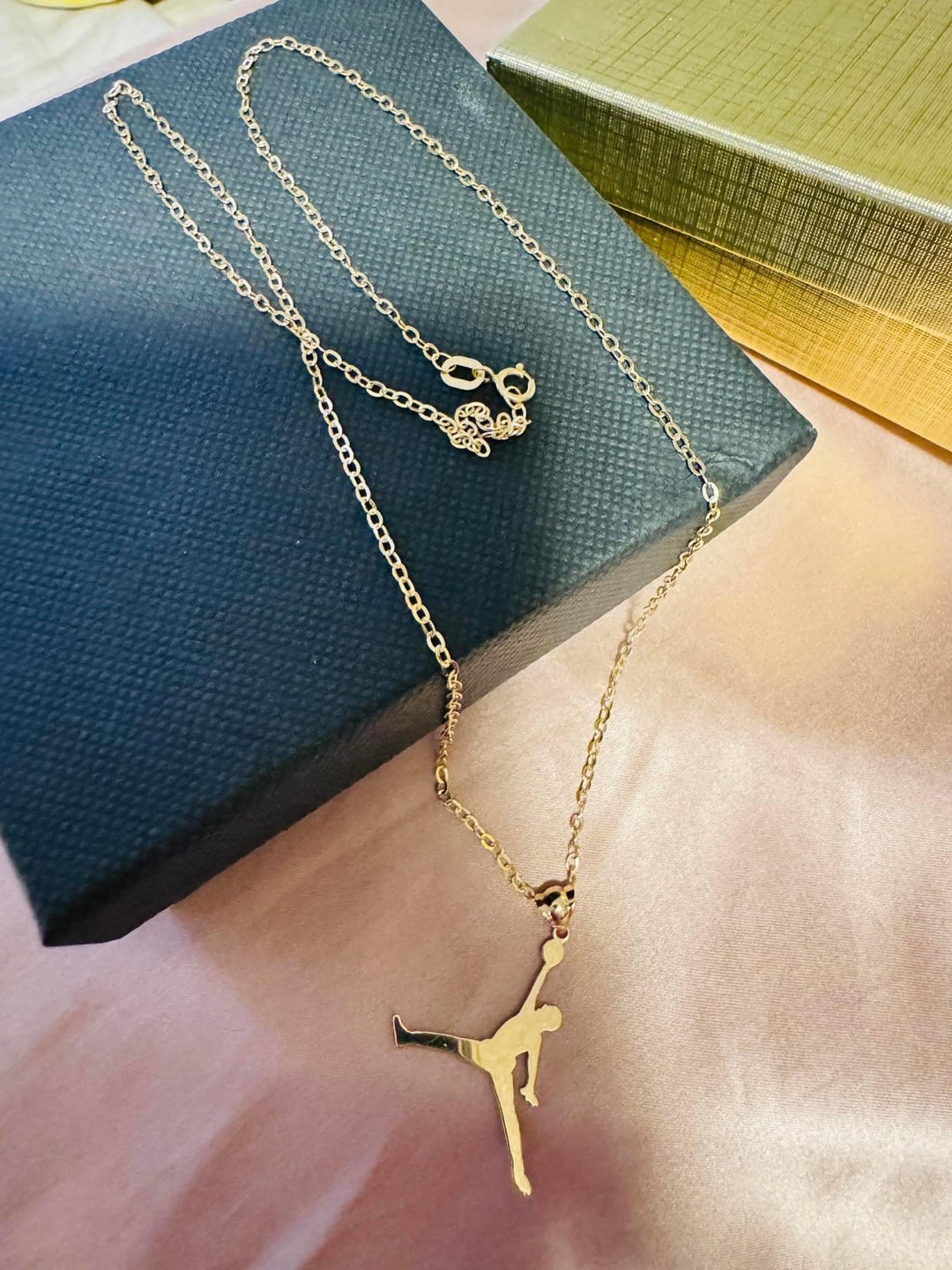 Unisex 18k Lightweight Necklace