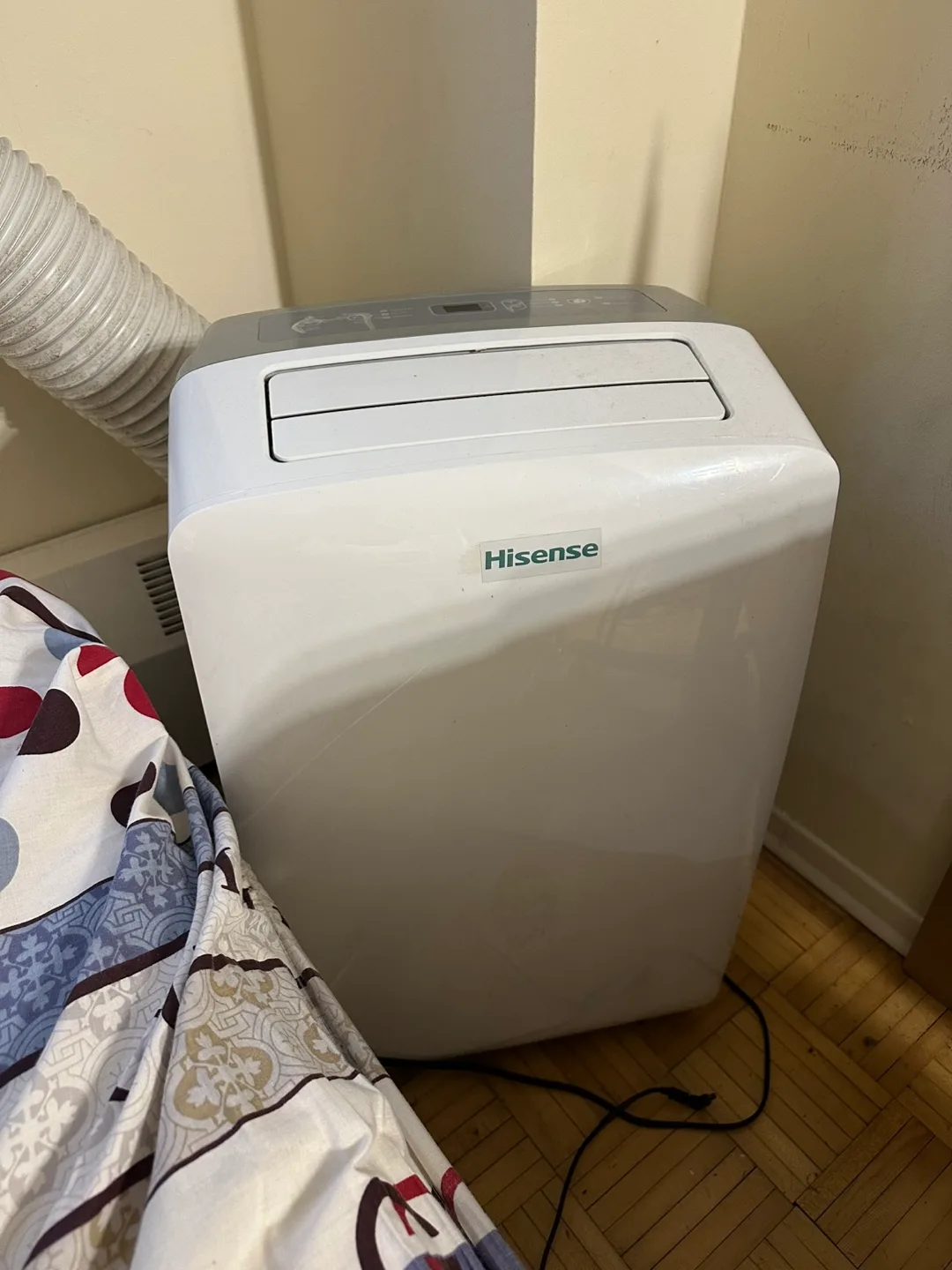 Hisense Portable Air Conditioner thumbnail