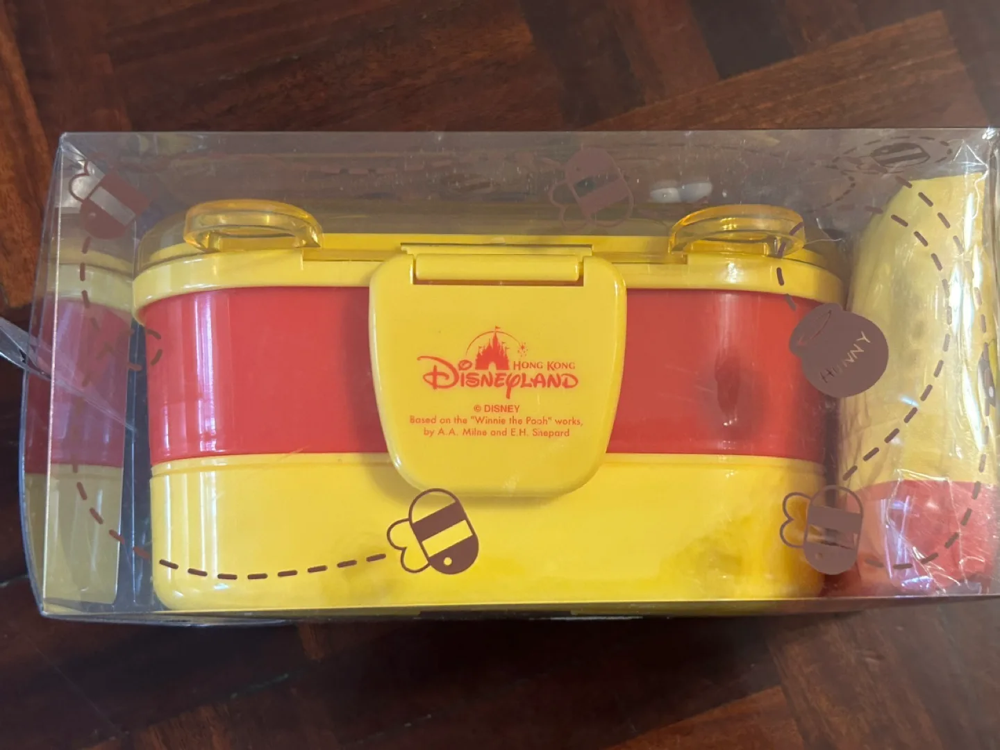 🧡Winnie the Pooh Lunch Box with Utensils image indicator(3)