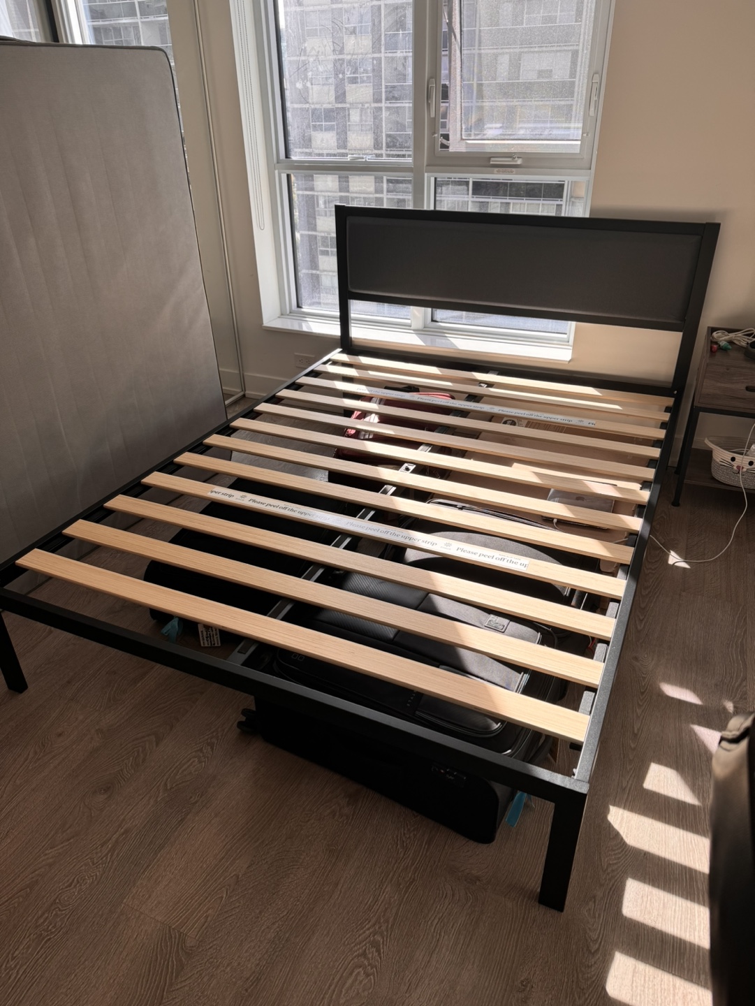 Queen Size Bed Frame with headboard - photo 3