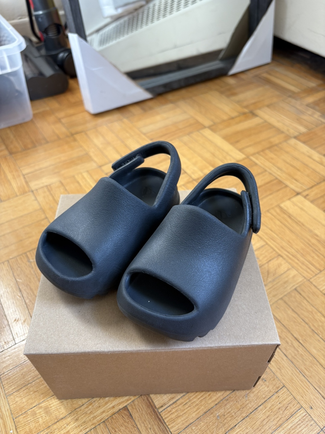 Yeezy Slide Infant Size 7C - photo 3