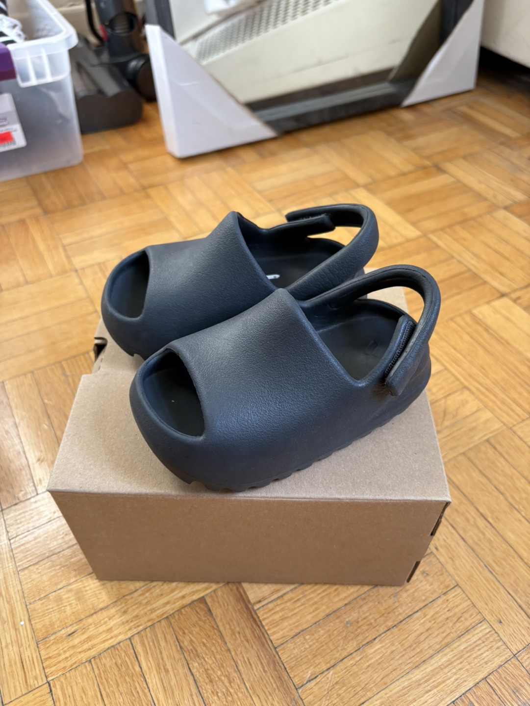 Yeezy Slide Infant Size 7C - photo 2