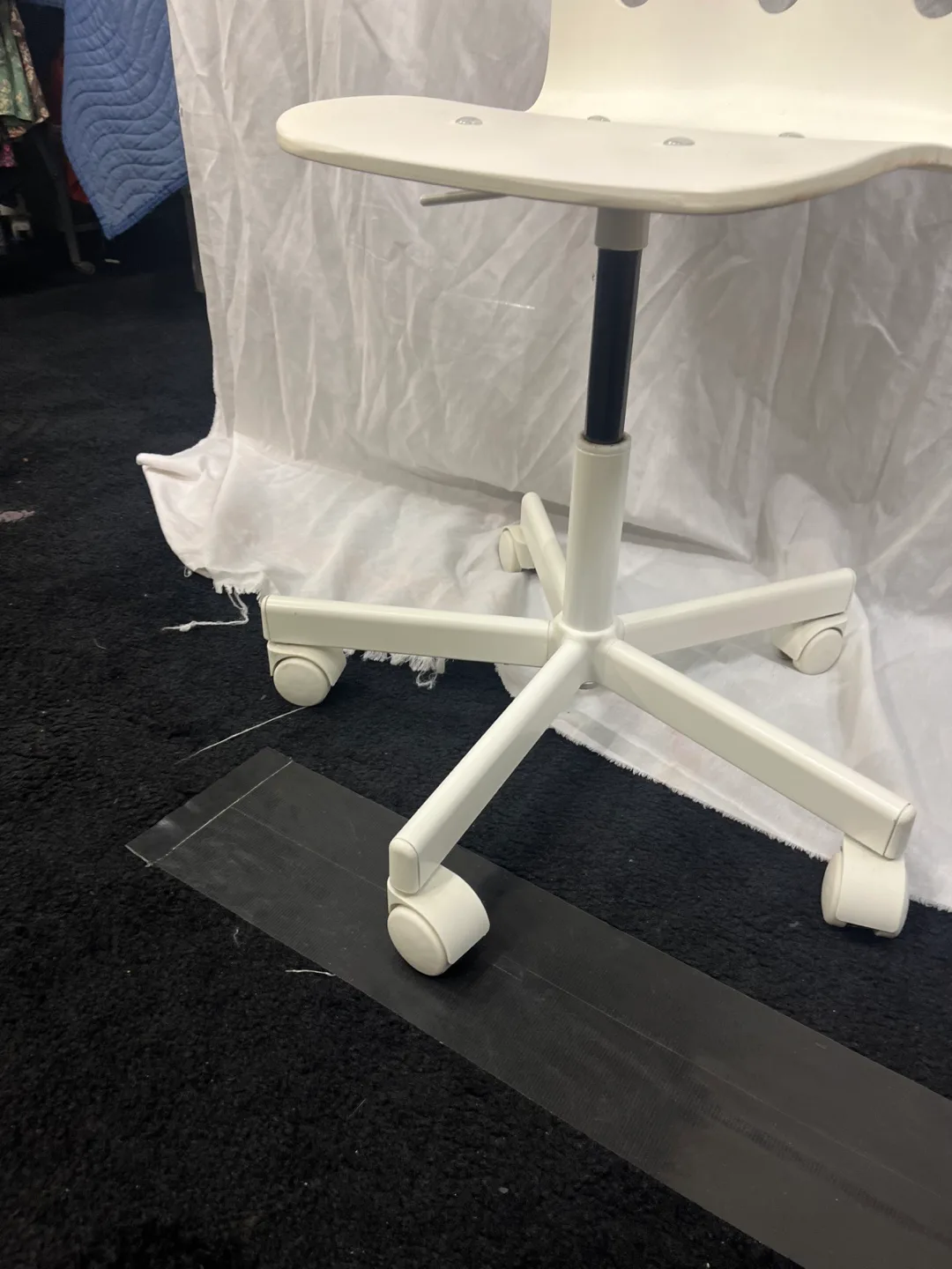 White IKEA Office Chair with Wheels image indicator(3)