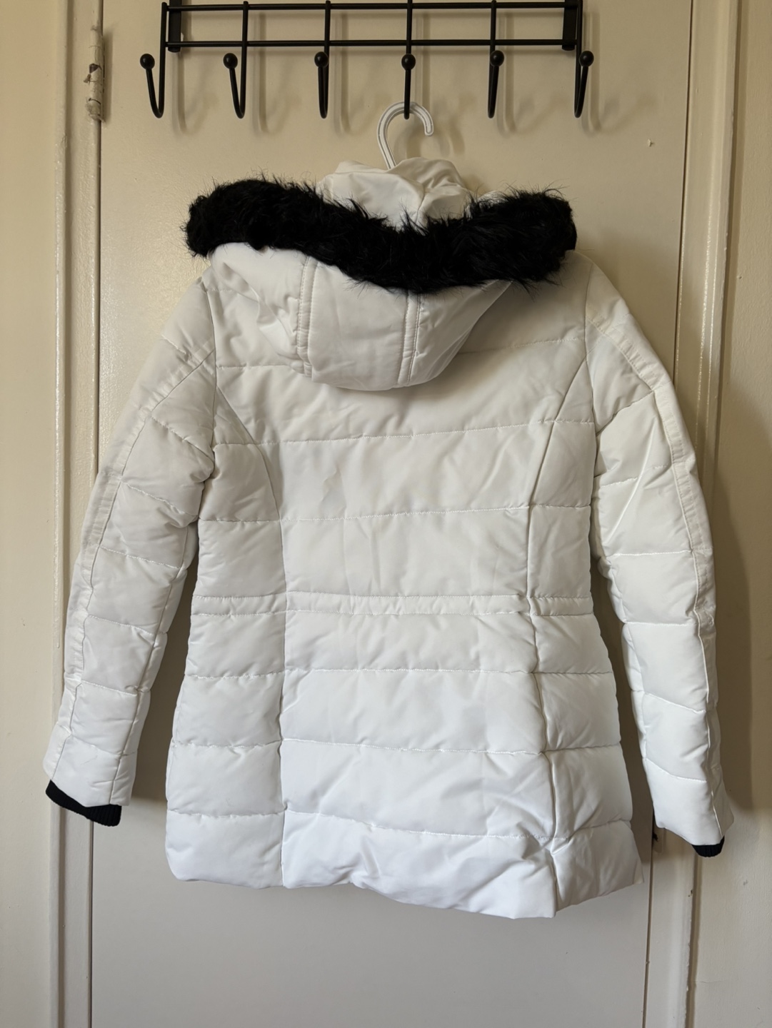 Guess White Puffer Jacket with Faux Fur Hood - photo 2