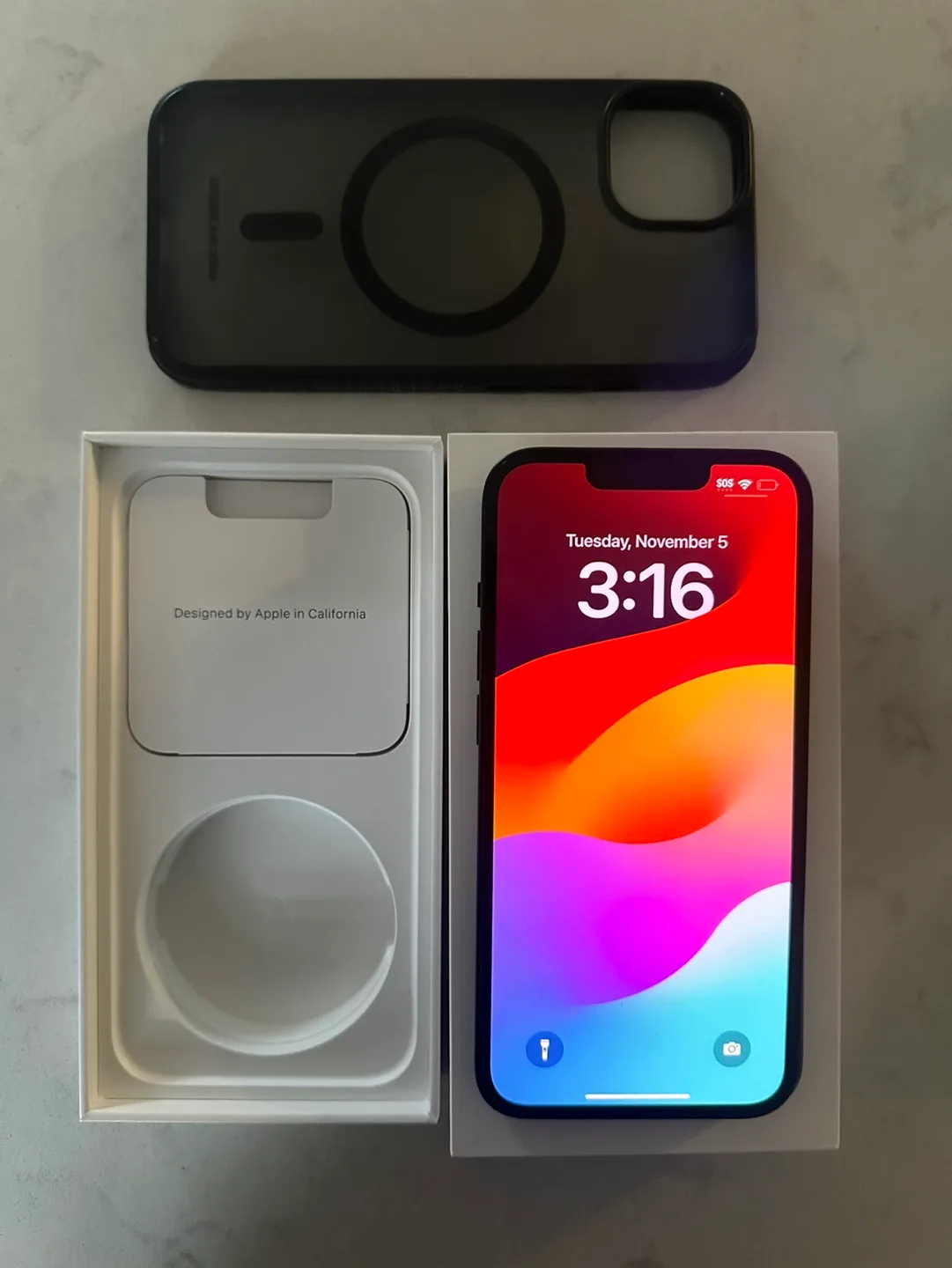 IPHONE 14 128GB UNLOCKED 10/10 CONDITION $550 FIRM thumbnail