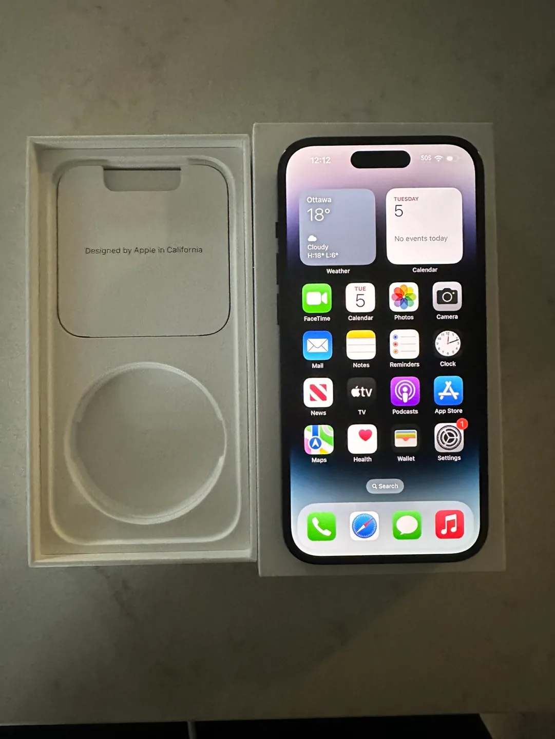 IPHONE 14 PRO 256GB UNLOCKED 10/10 CONDITION $750 FIRM thumbnail