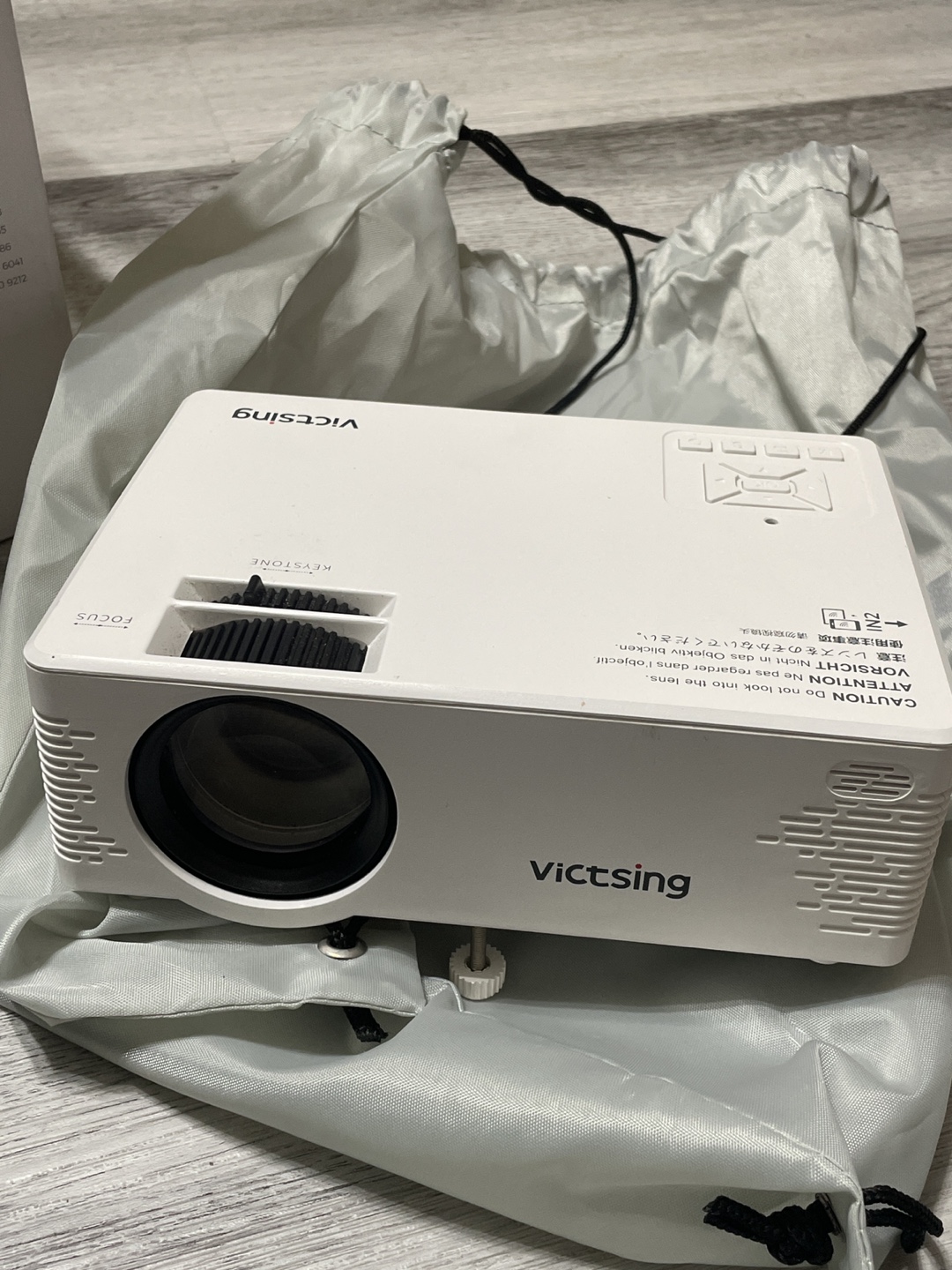 Victsing Mini Projector with Tripod & Bluetooth - photo 4