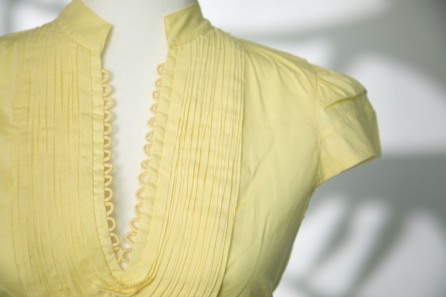 BCBGMaxazria Yellow Blouse with Tie 🧡 - photo 3