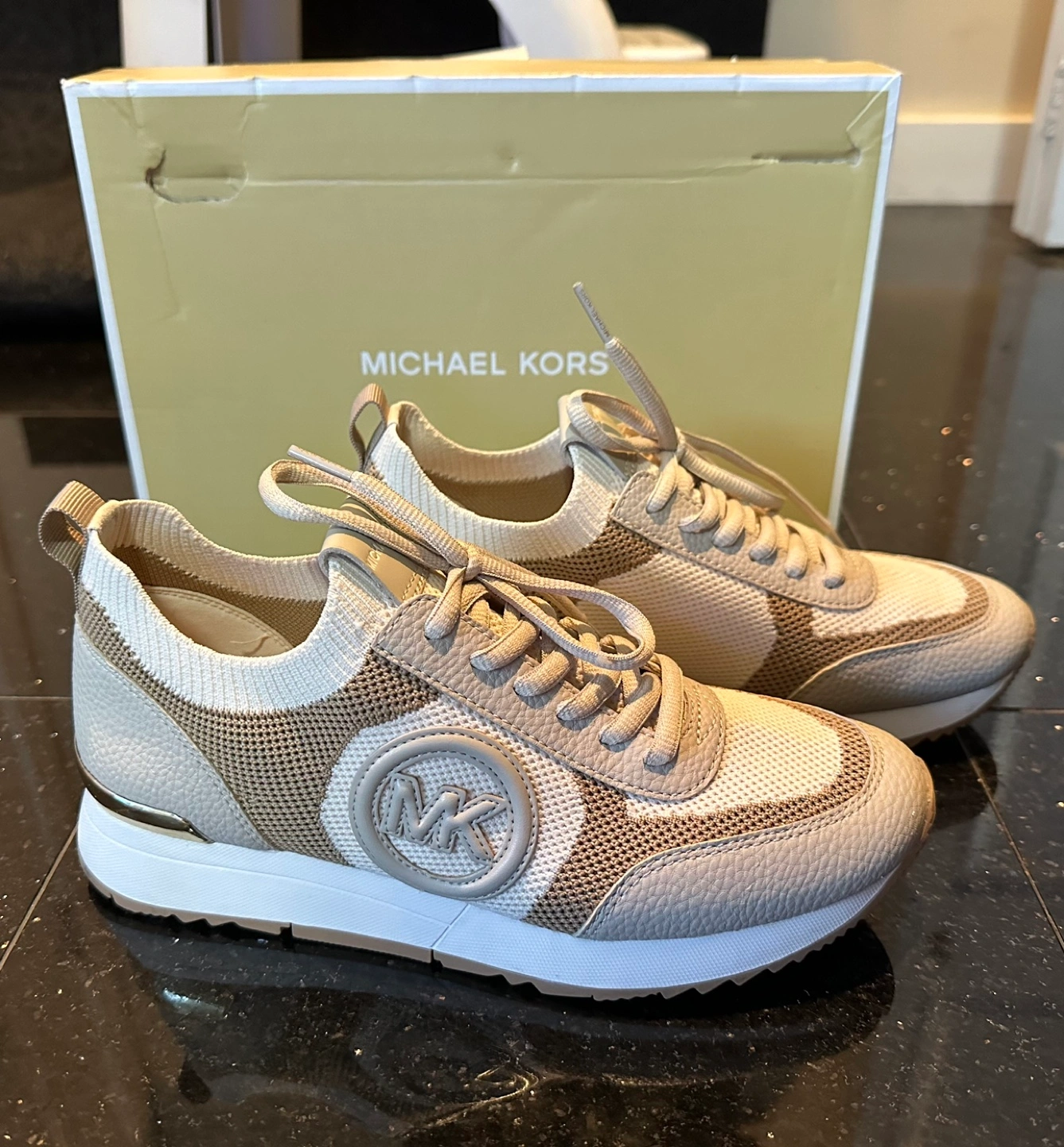 Michael Kors Jenkins Knit Trainer Sneakers Size 7W Karrot