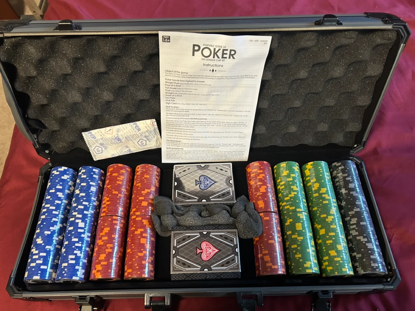 Poker Chip Set with Case image indicator(2)