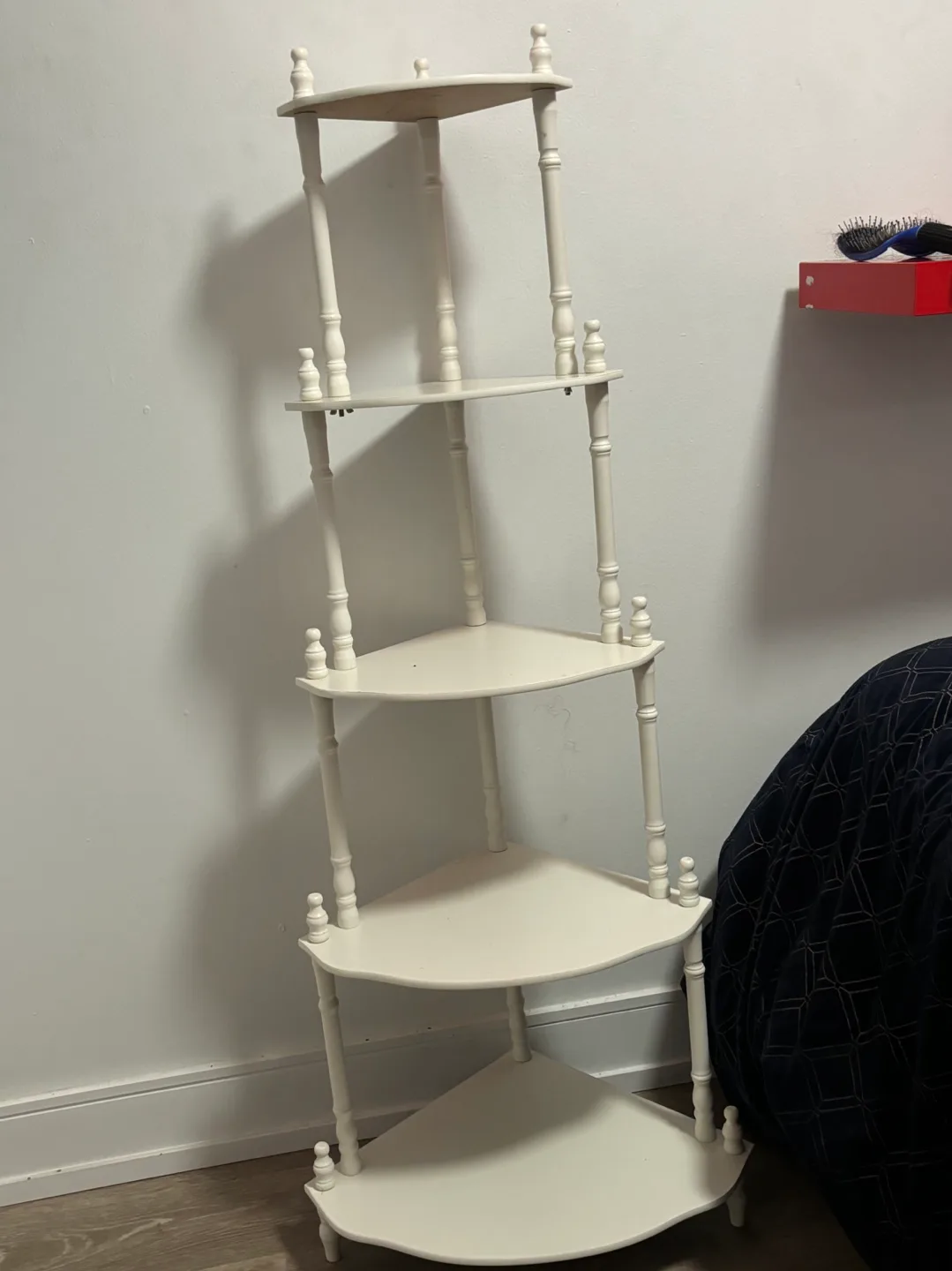 White Corner Shelf image indicator(4)