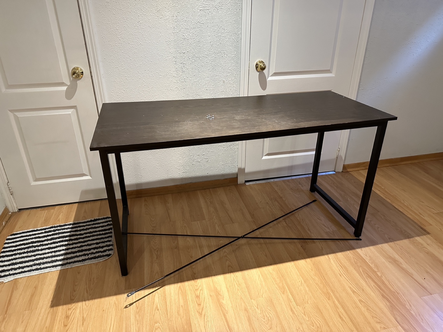 Medium size Desk with Metal Legs - photo 2