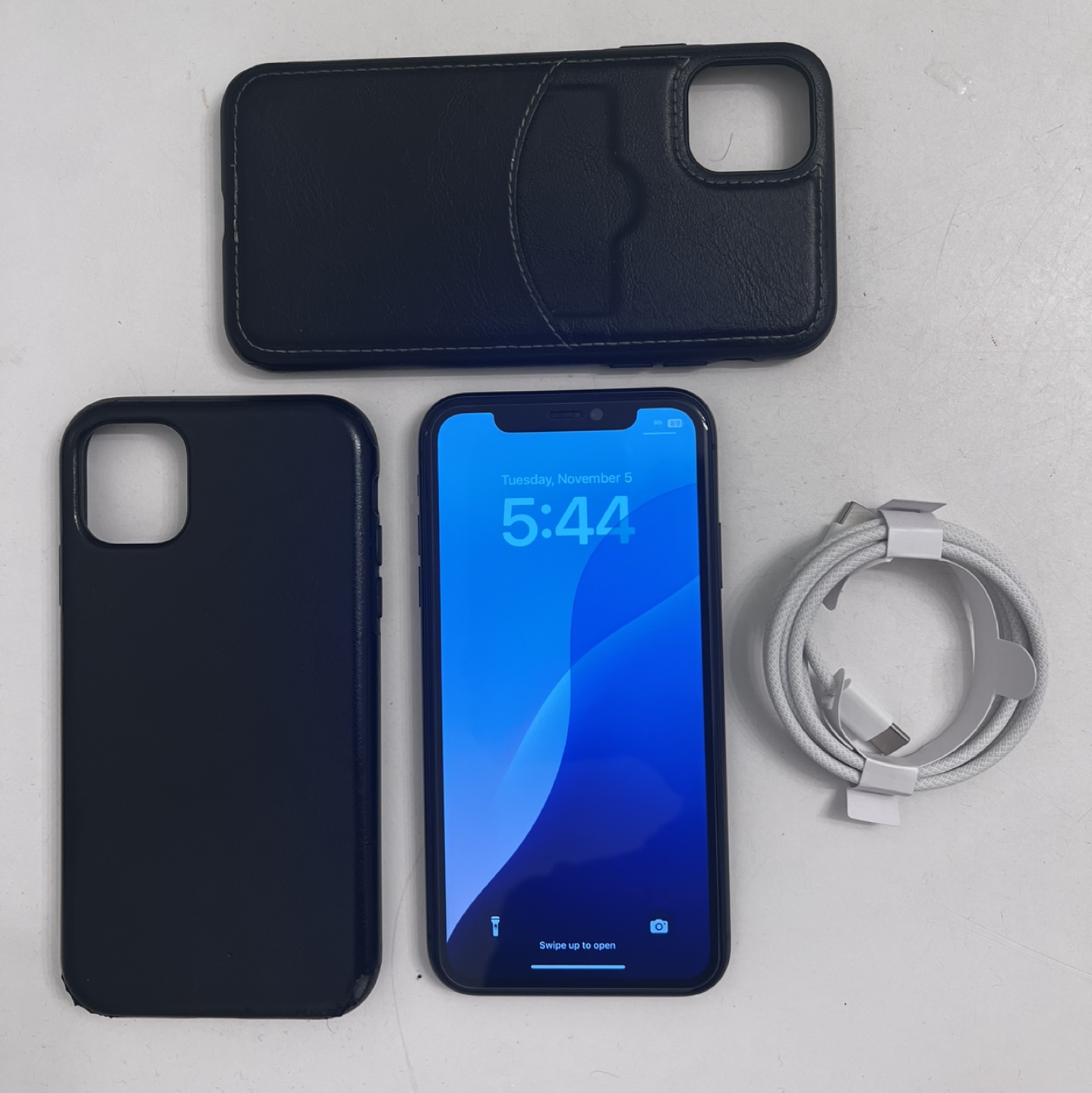 Mint Condition iPhone 128GB Black - photo 2
