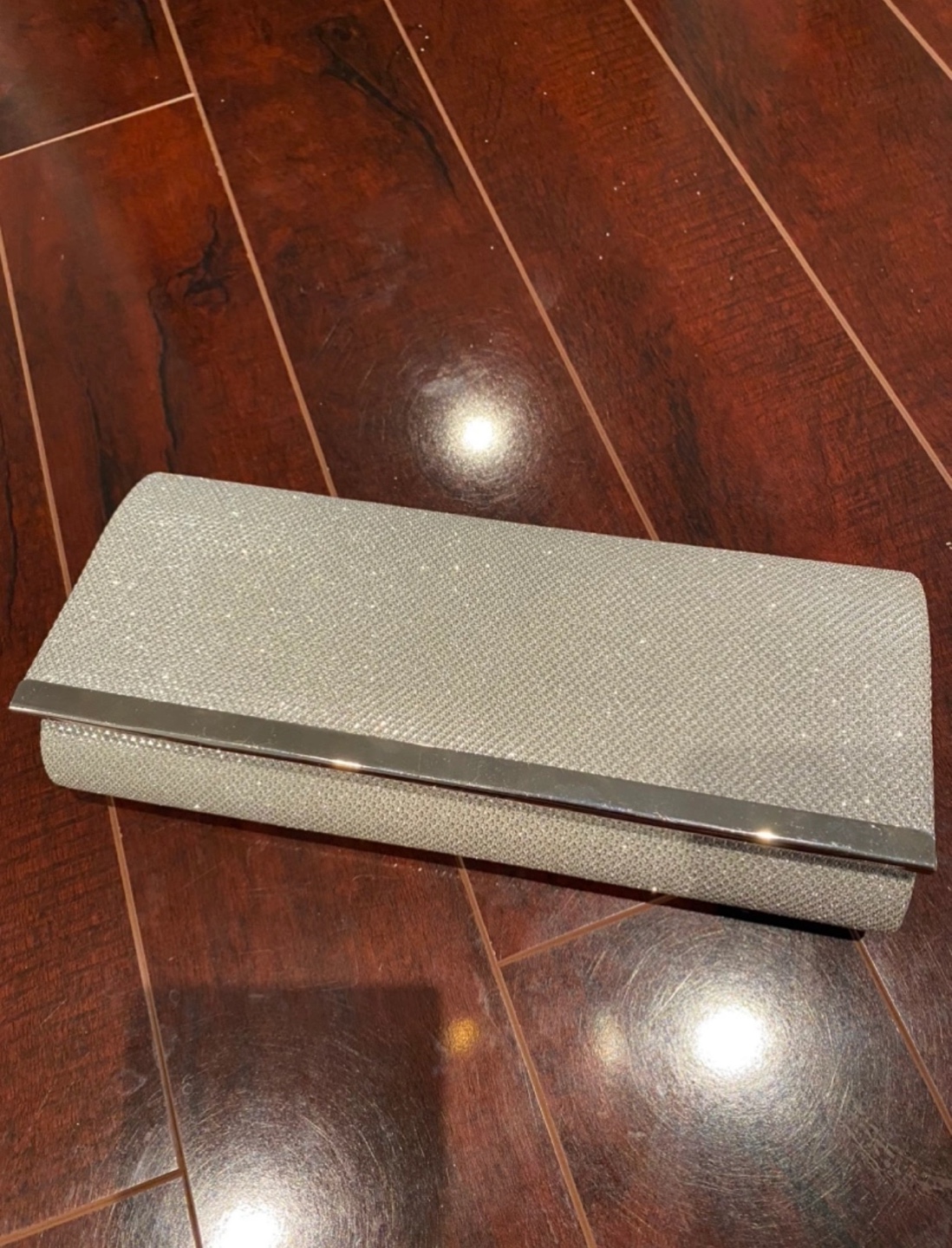 Silver sparkly clutch with chain