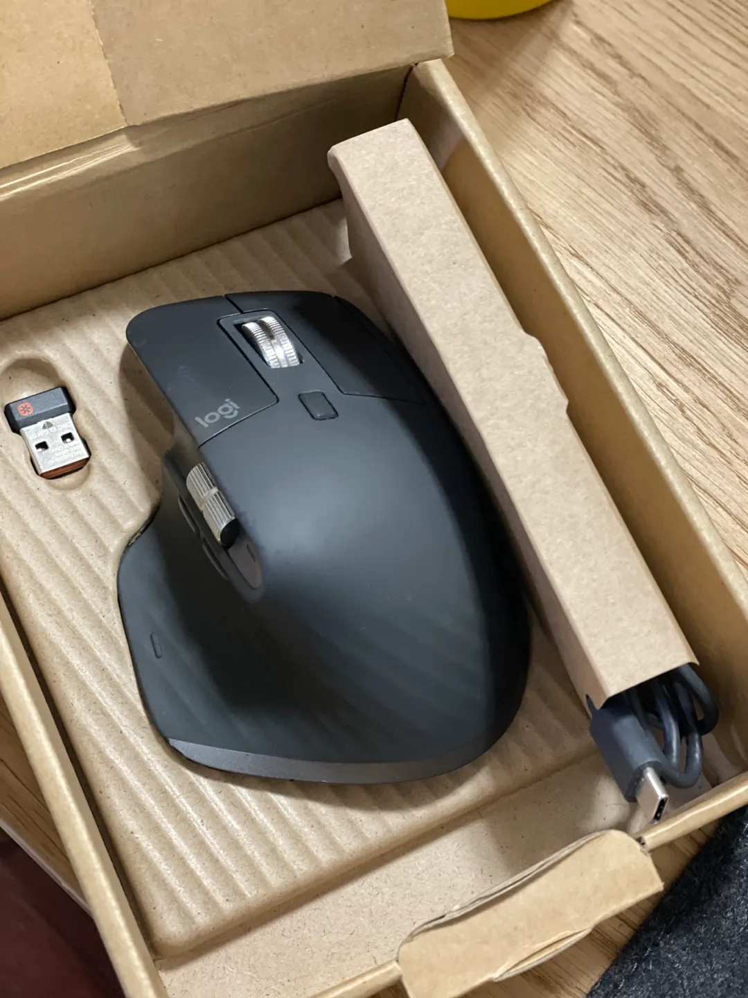 Logitech MX Master 3 Wireless Mouse thumbnail