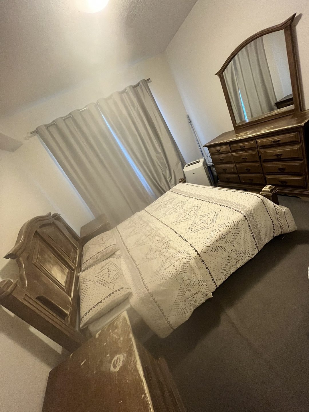 Bedroom set (queen size)