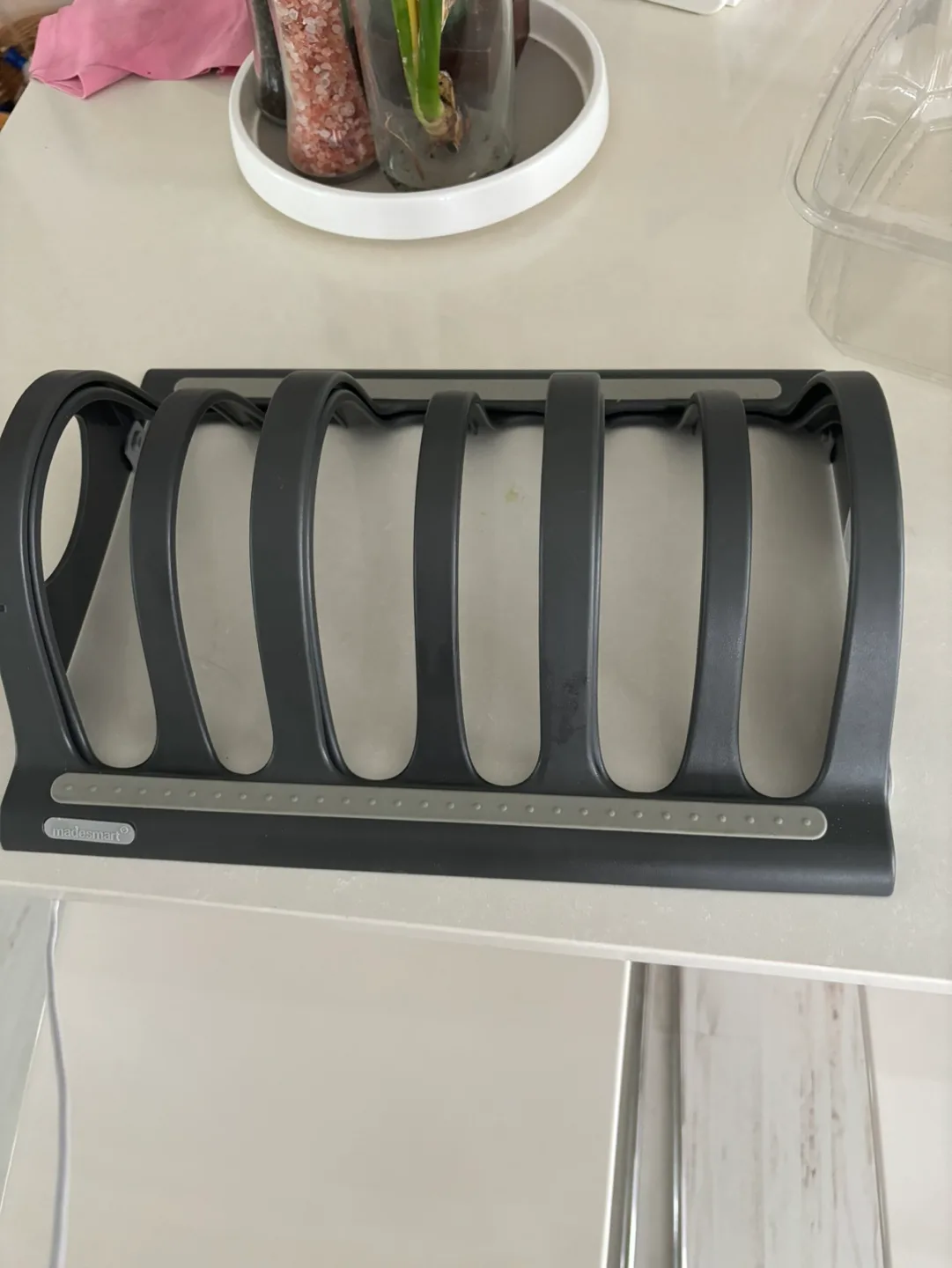 Adjustable Rubbermaid Lid Organizer image indicator(2)