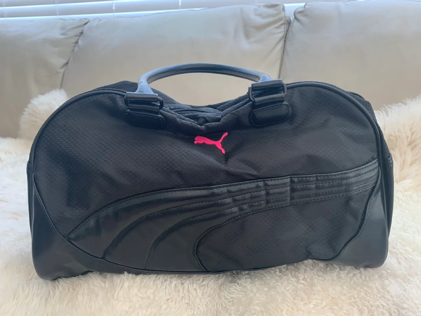Puma Black Gym Bag image indicator(2)