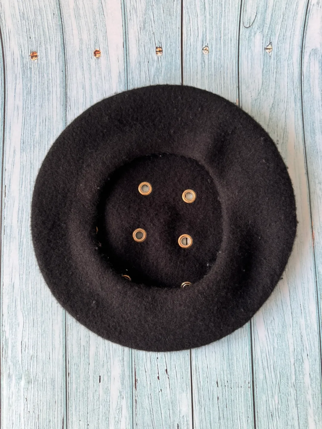 🧡 Black Beret with Gold Eyelets image indicator(2)