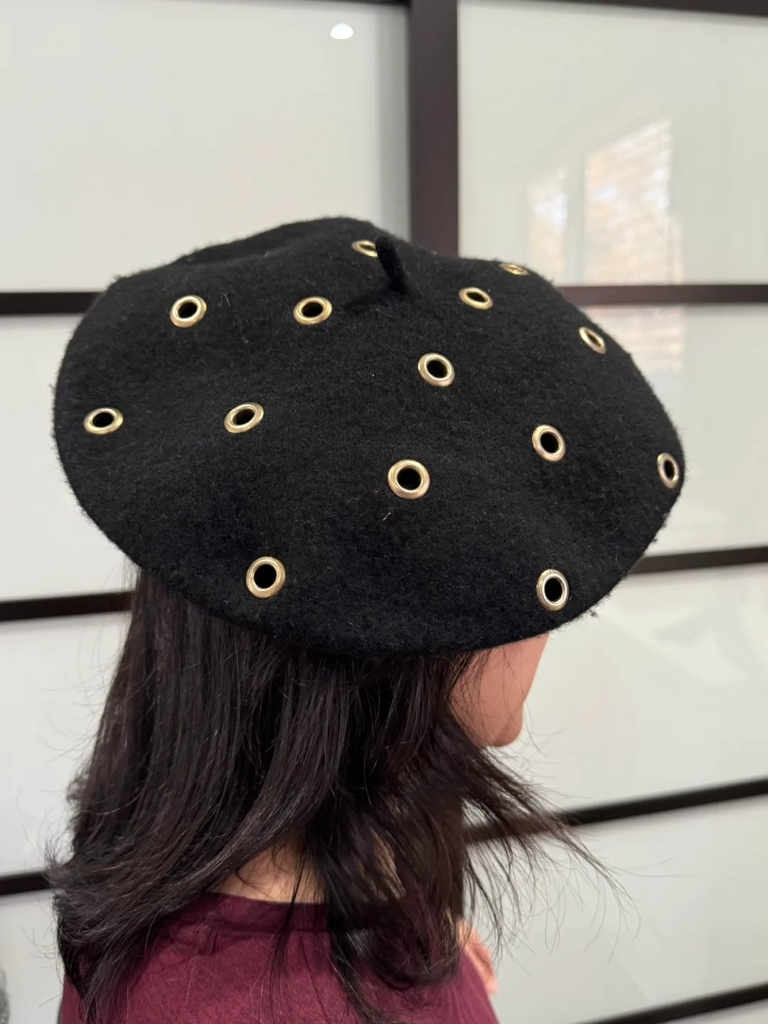 🧡 Black Beret with Gold Eyelets image indicator(3)
