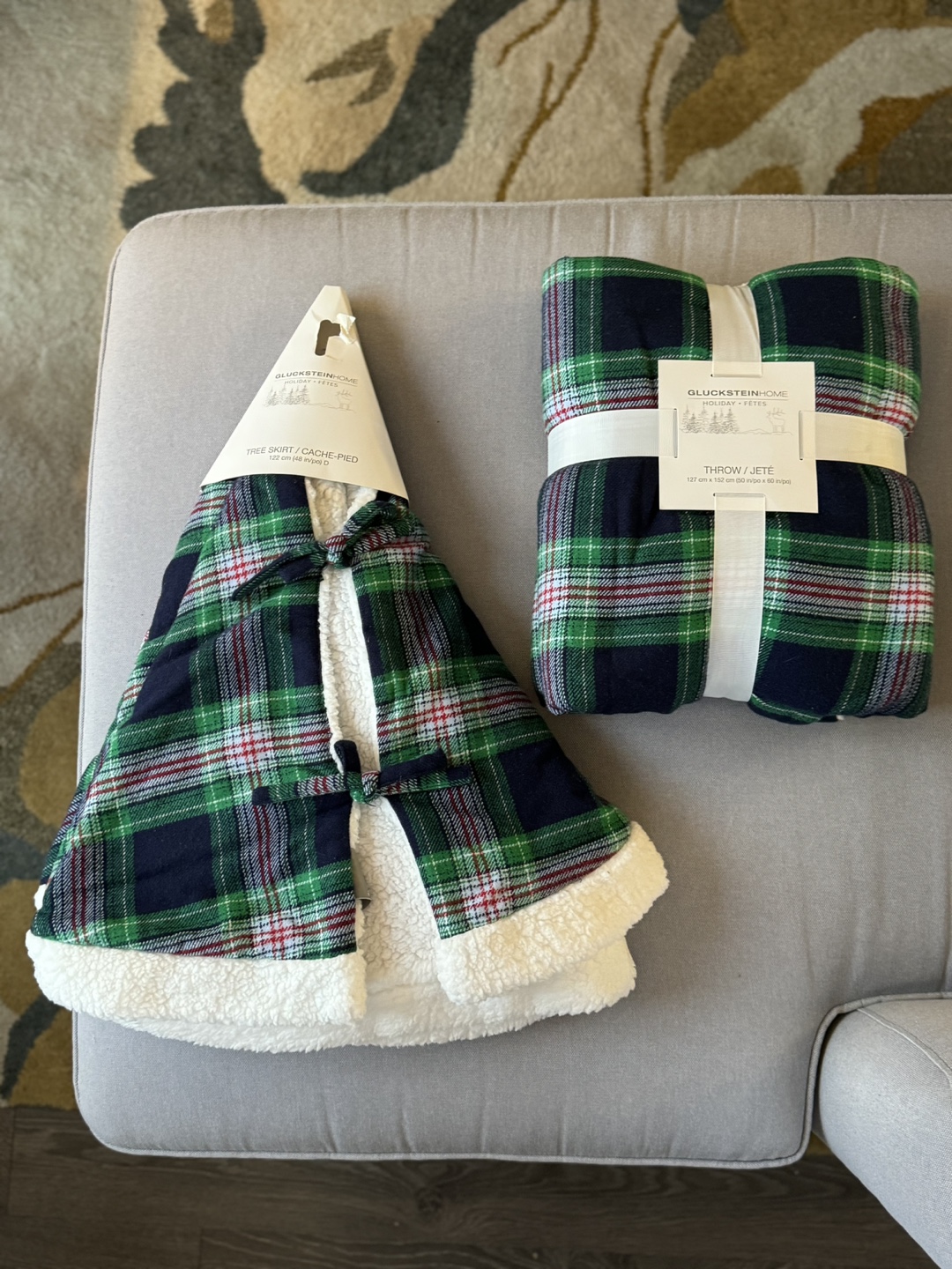 Gluckstern Home Throw Blanket & Tree Skirt Set - photo 3