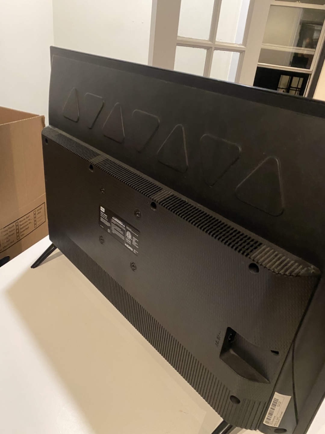 TCL 32 inch Roku TV - photo 3