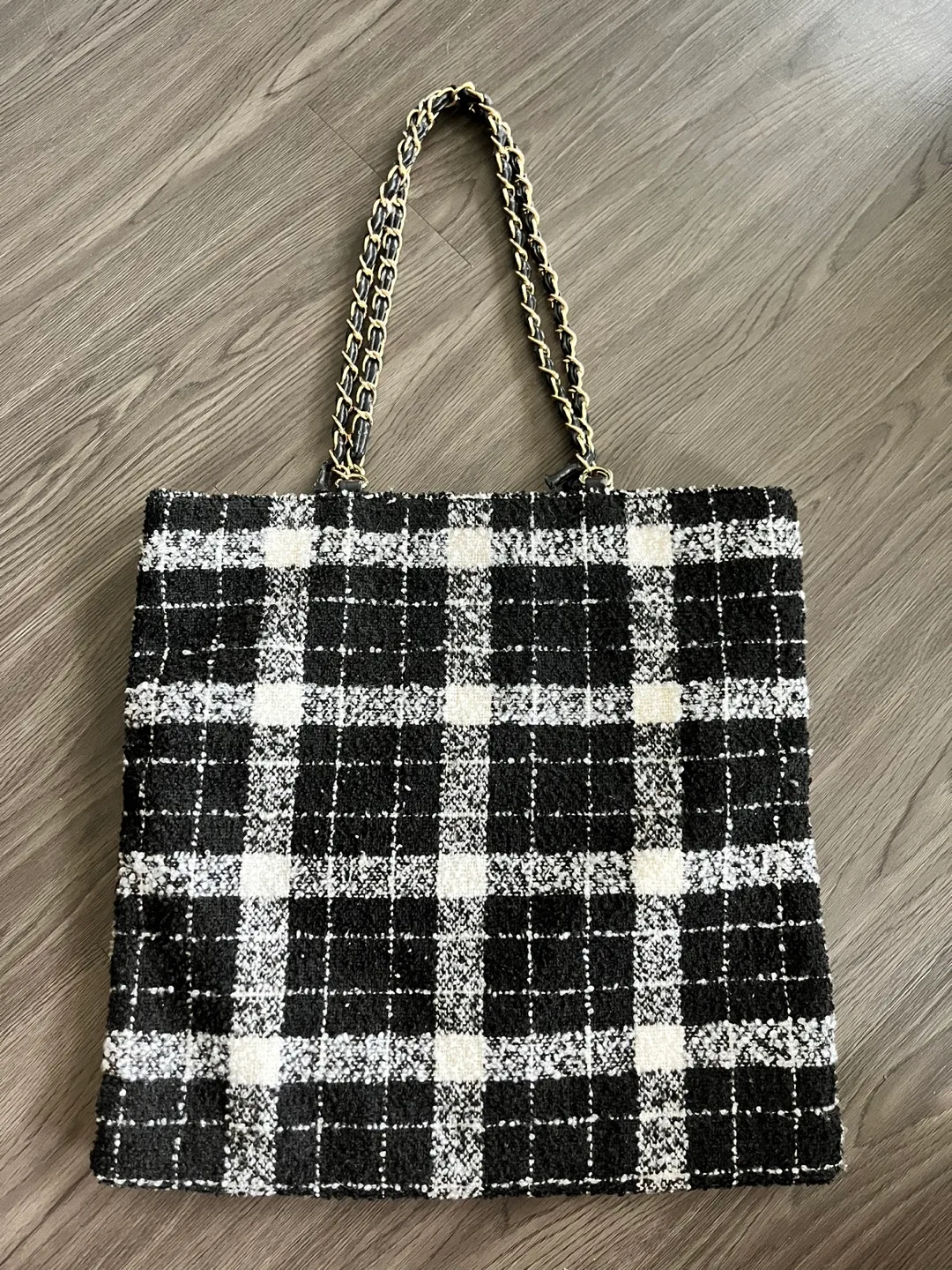 Japanese Brand Chain Strap Tote Bag thumbnail