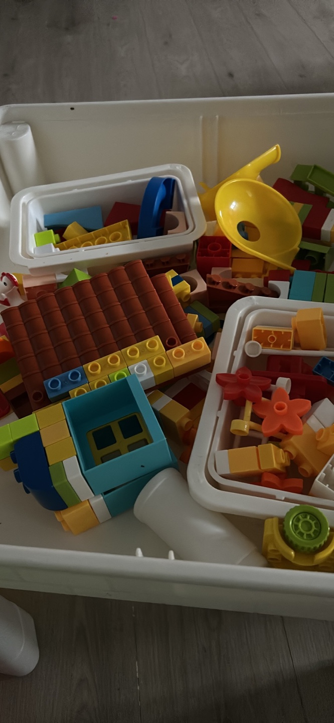 Kids Table and Chairs Set with 100PCS Blocks - photo 3