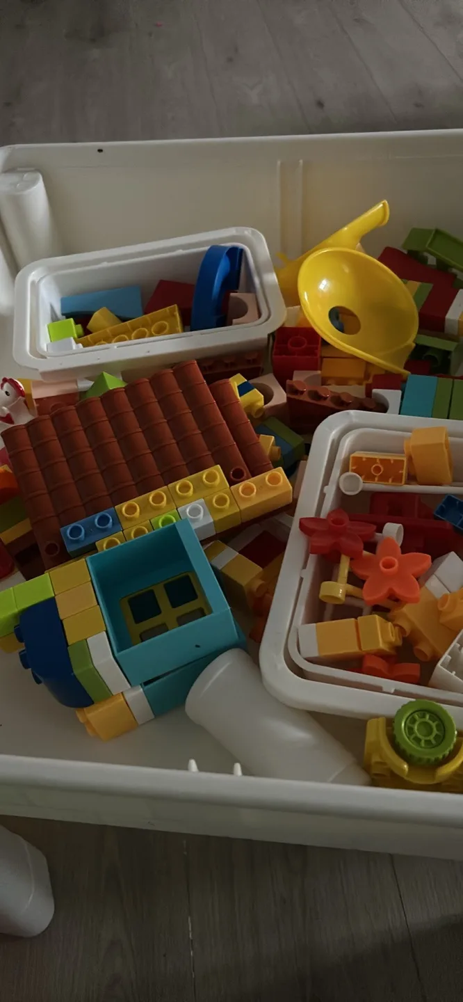 Kids Table and Chairs Set with 100PCS Blocks image indicator(3)