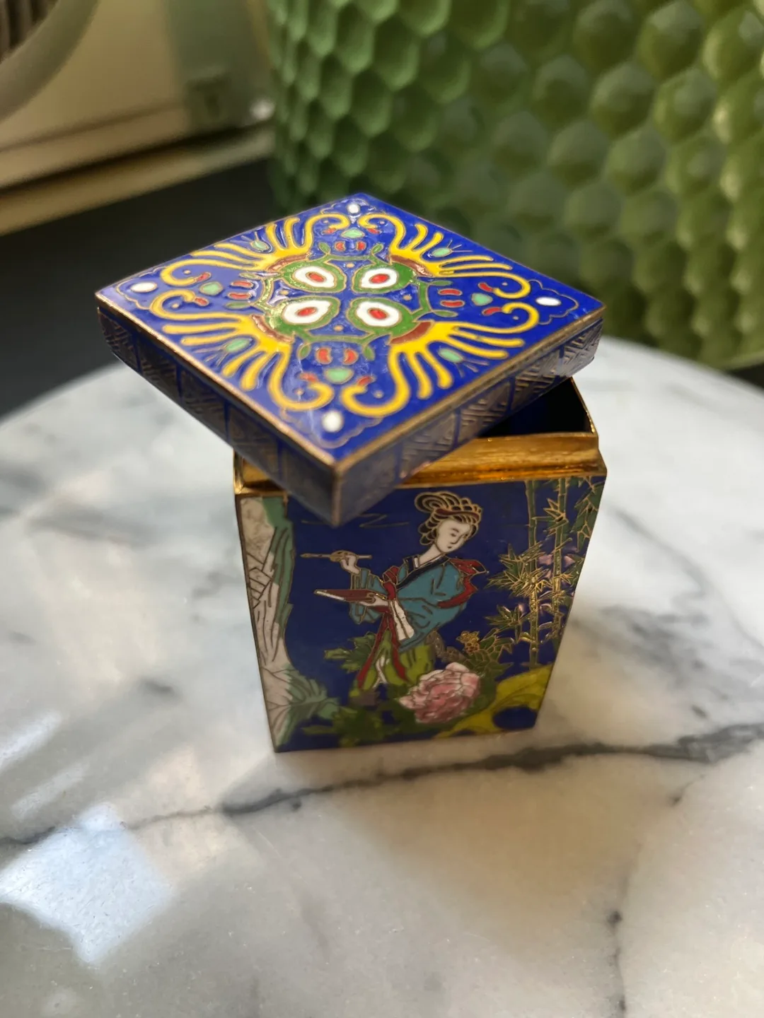 Vintage Cloisonné Box image indicator(2)
