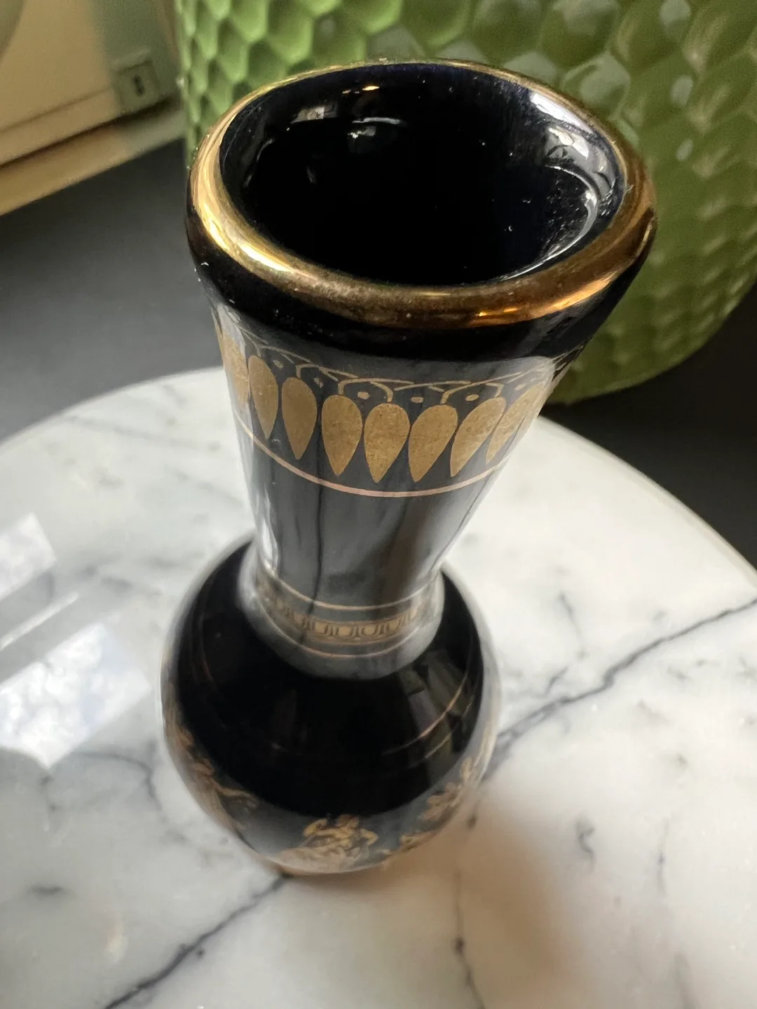 Black and Gold Greek Vase image indicator(3)