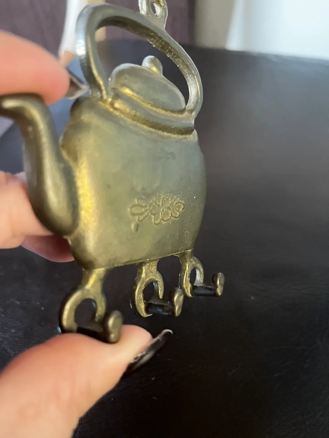 Vintage Metal Teapot Key Holder image indicator(3)