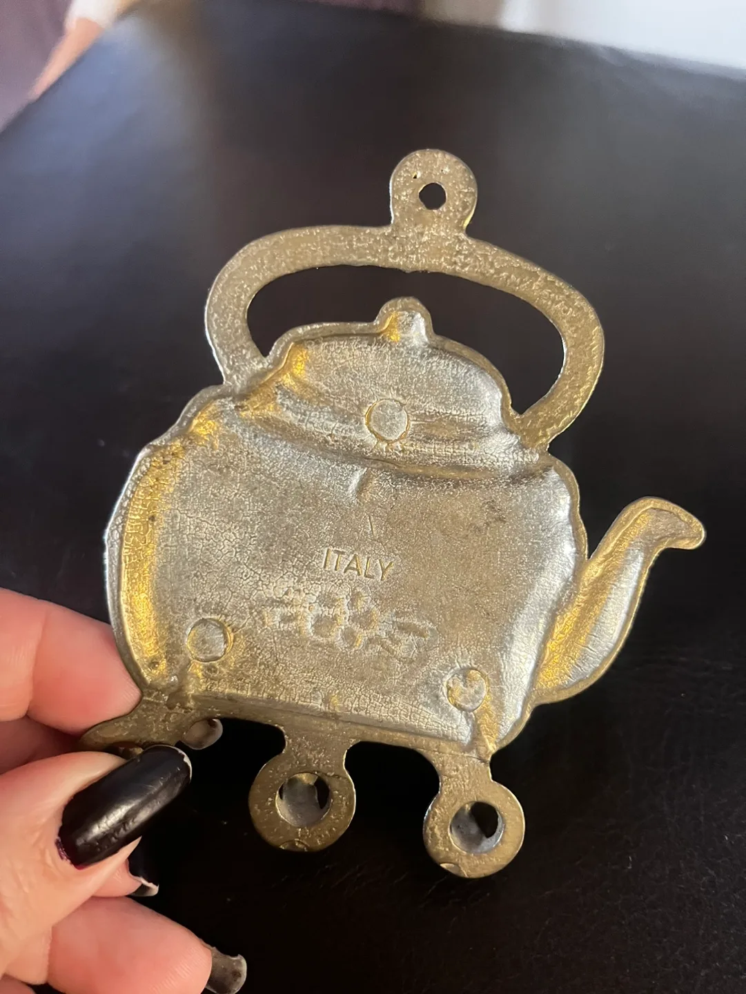 Vintage Metal Teapot Key Holder image indicator(2)