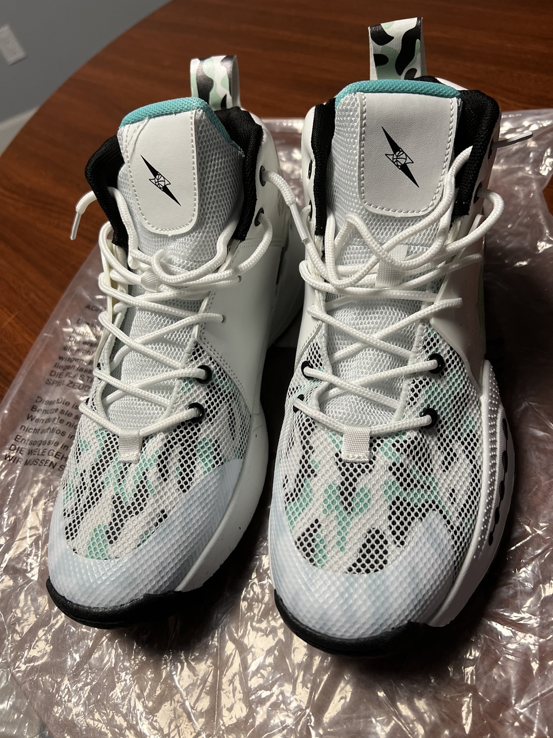 Men’s white Shoes